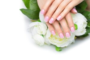 jak zrobic klasyczny manicure krok po kroku 3671117