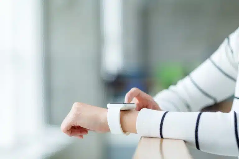 Jak monitorować poziom stresu za pomocą technologii wearables