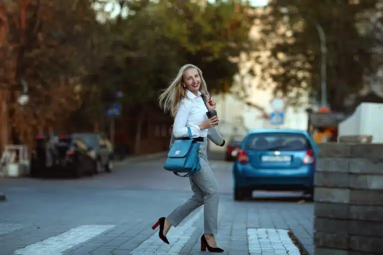 Spacer w drodze do pracy: jak wybrać odcinek i zmieścić go w codziennym planie?